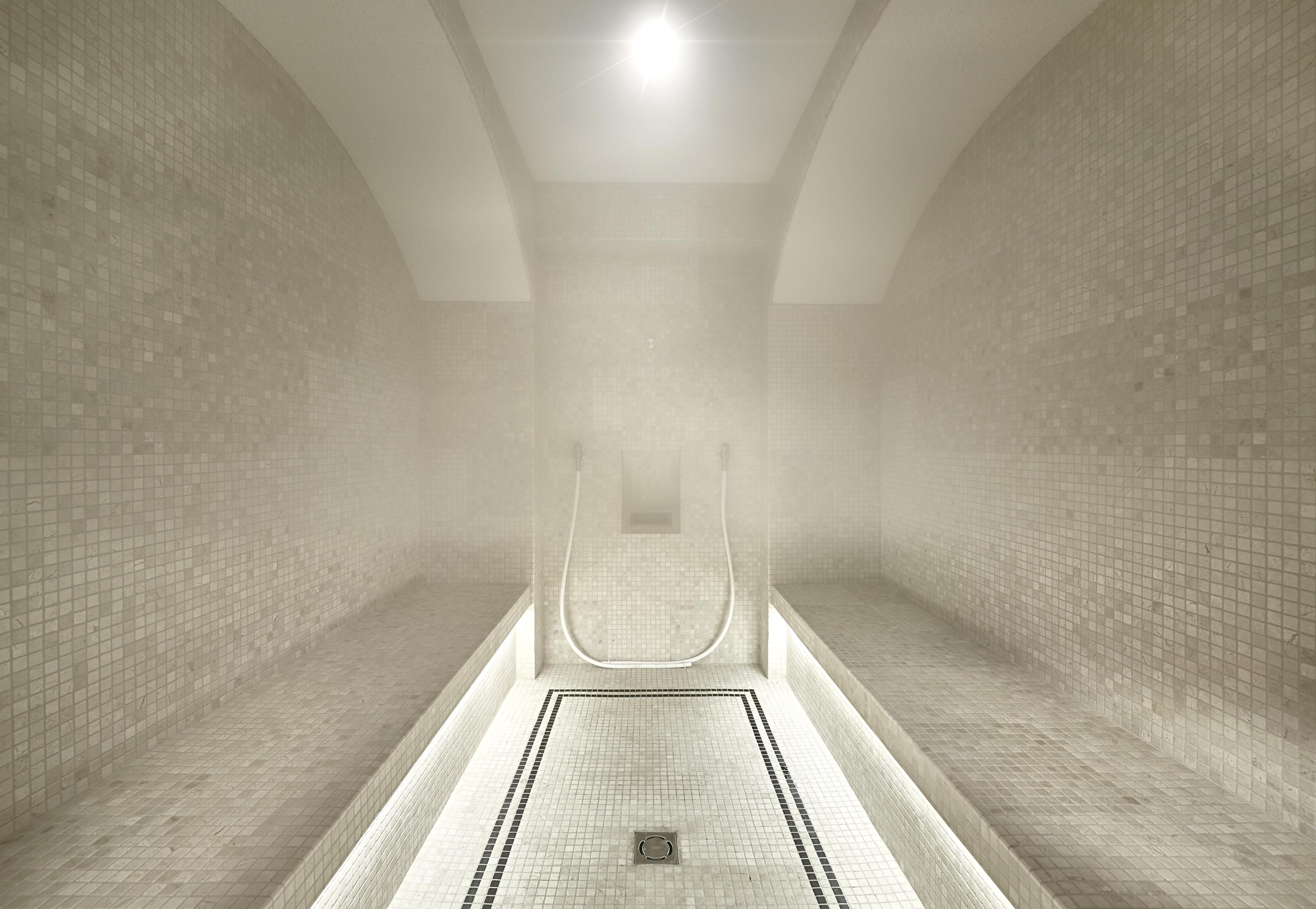 Hotel Sacher Salzburg Ngoại thất bức ảnh A modern steam bath