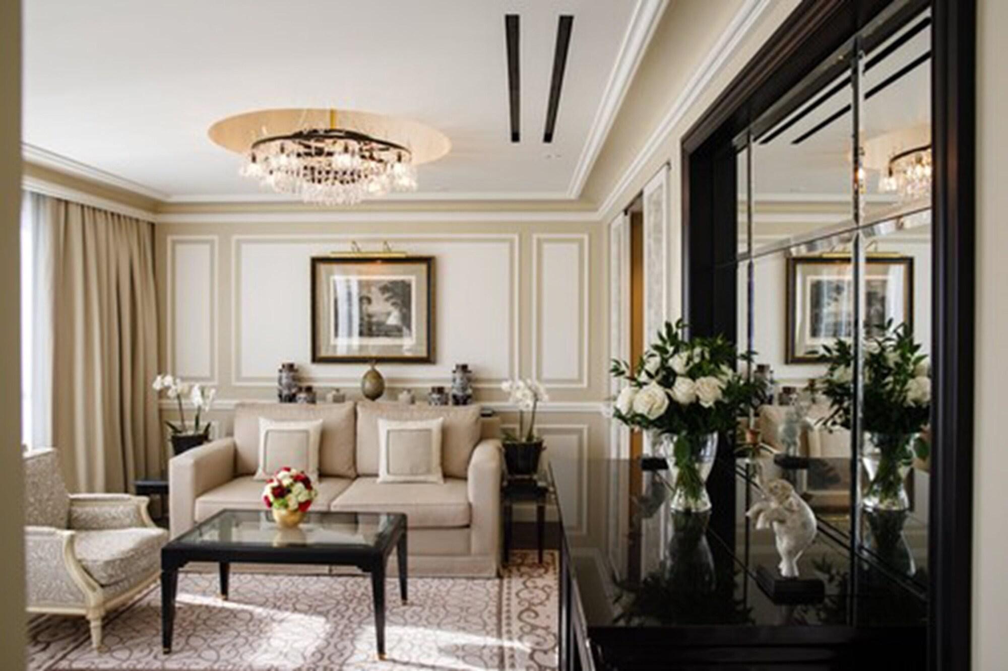 Hotel Sacher Salzburg Ngoại thất bức ảnh A suite at the Four Seasons Hotel