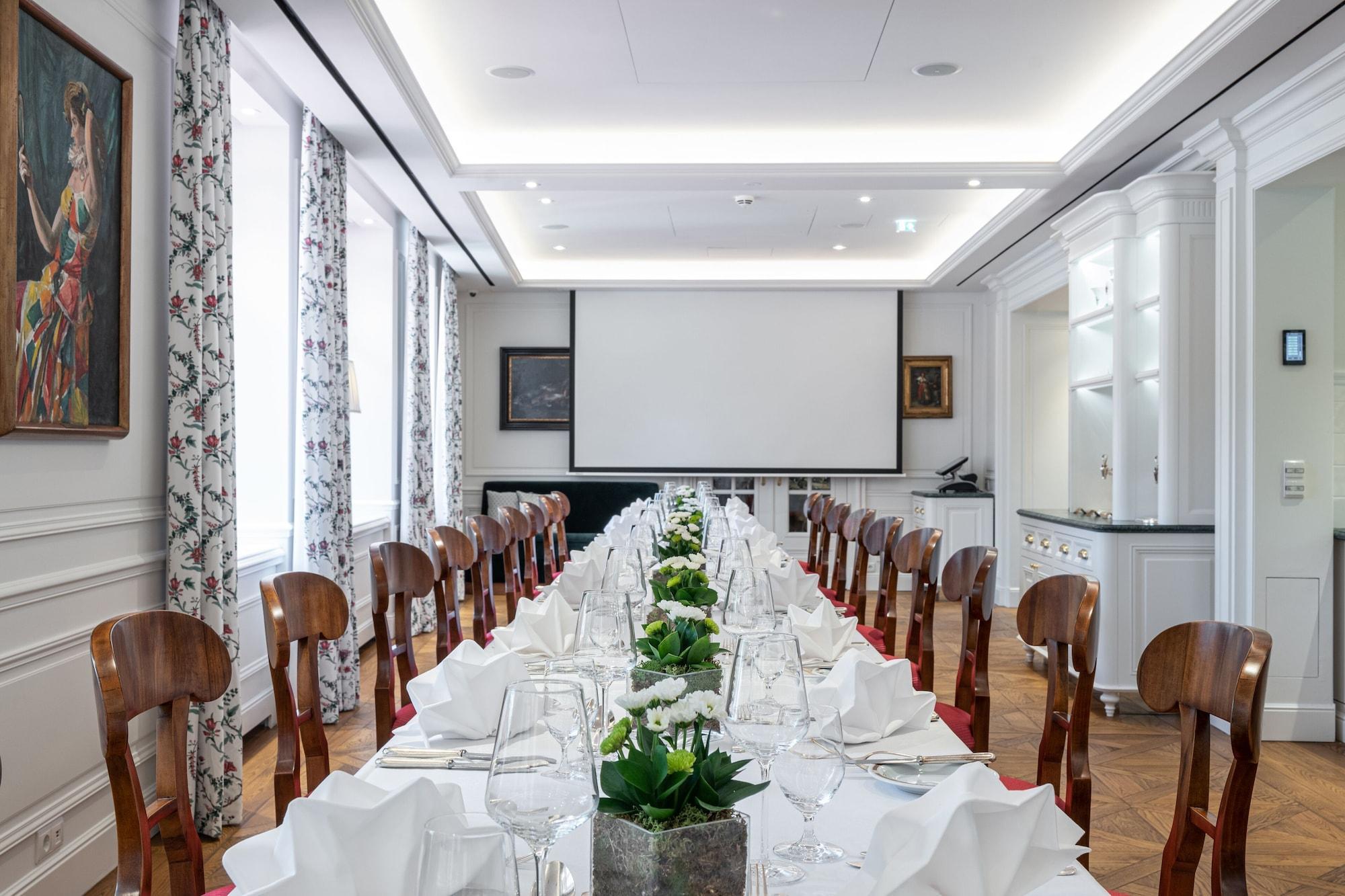 Hotel Sacher Salzburg Ngoại thất bức ảnh The Long Room